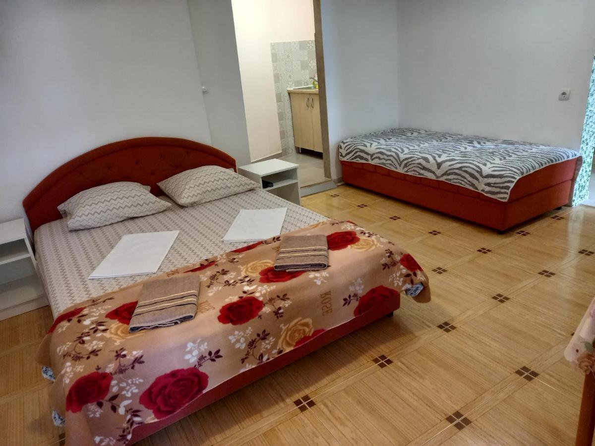 Bugenvilija Budva Exterior foto